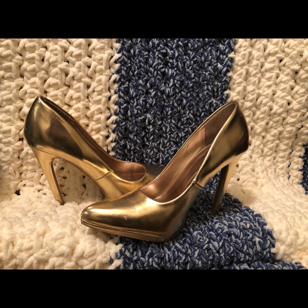 Super classy stilettos! - Picture 2 of 6